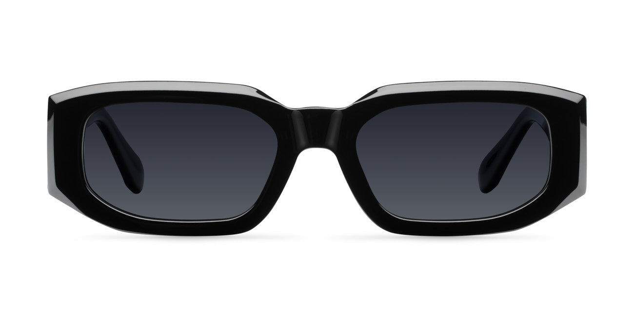 KIRA All Black